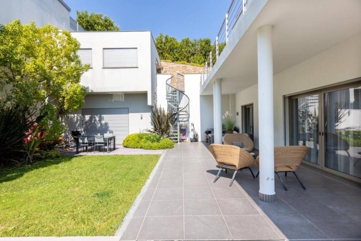 63f924c1-16a1-4240-b51c-28b90548b7aa