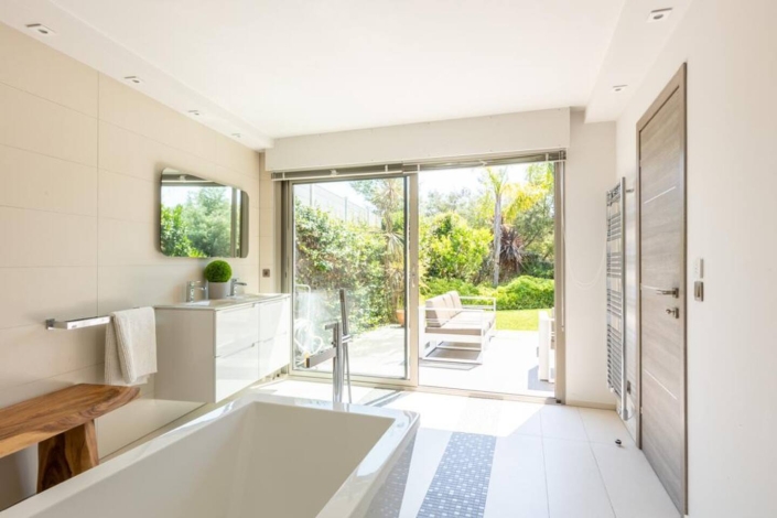 ac0e8276-f176-4dac-be7a-d3a07906d8d3