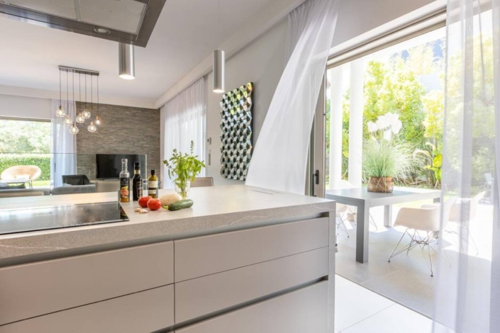 f9bd6346-1264-4ce6-8c51-d404bcdaaa5d